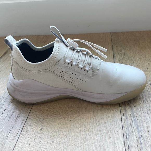 Women’s Clove Nursing Shoes - Picture 3 of 10